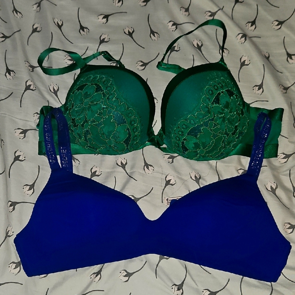 Victoria's Secret Green Lace and Blue Wireless Bras